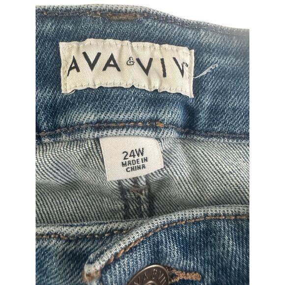 NWT Ava & Viv Women's 24W Denim Jean Shorts Bermuda 8” Stretch High Rise #5453 - Picture 6 of 15